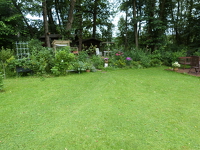 Helle Dachgeschosswohnung mit großem Gartenteil in direkter Nähe zum Naturschutzgebiet