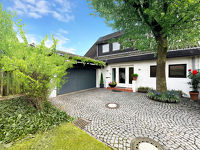 Elegantes Anwesen mit traumhaftem Garten und idyllischem Teich
