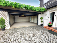 Elegantes Anwesen mit traumhaftem Garten und idyllischem Teich