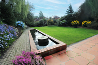 Elegantes Anwesen mit traumhaftem Garten und idyllischem Teich