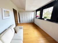 Elegantes Anwesen mit traumhaftem Garten und idyllischem Teich