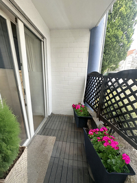 Wunderschönes Wohnen auf einer Ebene mit Garten