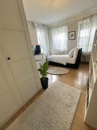 Wunderschönes Wohnen auf einer Ebene mit Garten