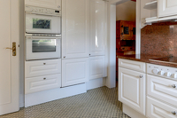 Offene Besichtigung: SO, 23.11.25, 13-14 Uhr!
Exklusives Traumdomizil mit Privatpool in Bendestorf