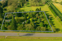 Großzügiges Anwesen mit weitläufigem Grundstück