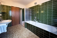 Großzügiges Anwesen mit weitläufigem Grundstück