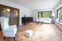 Großzügiges Anwesen mit weitläufigem Grundstück