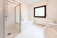 Großzügiges Anwesen mit weitläufigem Grundstück