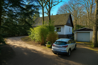 Großzügiges Anwesen mit weitläufigem Grundstück