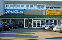 Autohaus mit Kfz-Werkstatt, Verkaufsfläche und Fitnessstudio in Ellerbek