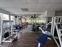 Autohaus mit Kfz-Werkstatt, Verkaufsfläche und Fitnessstudio in Ellerbek