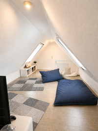 Moderne Doppelhaushälfte mit Kaminofen, Doppelcarport und gestaltetem Grundstück