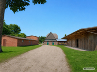 Hofstelle mit 2 Wohneinheiten, Nebengebäuden und umfangreichem Grundbesitz