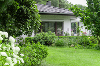 Repräsentatives Refugium mit Einliegerwohnung, Indoor-Pool und parkähnlichem Grundstück