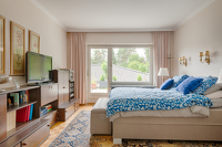 Repräsentatives Refugium mit Einliegerwohnung, Indoor-Pool und parkähnlichem Grundstück