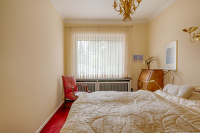 Repräsentatives Refugium mit Einliegerwohnung, Indoor-Pool und parkähnlichem Grundstück