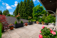 Repräsentatives Refugium mit Einliegerwohnung, Indoor-Pool und parkähnlichem Grundstück