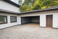 Repräsentatives Refugium mit Einliegerwohnung, Indoor-Pool und parkähnlichem Grundstück