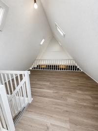 Charmante, frisch renovierte 4-Zimmer-Wohnung mit 2 Balkonen, Sauna, Weitblick und Fahrstuhl