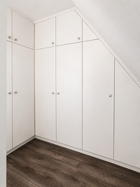 Charmante, frisch renovierte 4-Zimmer-Wohnung mit 2 Balkonen, Sauna, Weitblick und Fahrstuhl