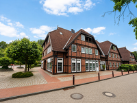 Charmante, frisch renovierte 4-Zimmer-Wohnung mit 2 Balkonen, Sauna, Weitblick und Fahrstuhl
