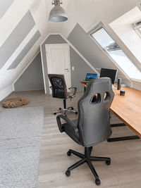Großzügige, moderne Dachgeschosswohnung mit Balkon und Blick auf die Seeve