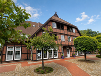Charmante, frisch renovierte 4-Zimmer-Wohnung mit 2 Balkonen, Sauna, Weitblick und Fahrstuhl