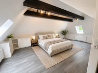 Charmante, frisch renovierte 4-Zimmer-Wohnung mit 2 Balkonen, Sauna, Weitblick und Fahrstuhl