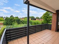 Großzügige 3-Zimmer-Wohnung mit Loggia und schönem Blick ins Grüne, mit Tiefgaragenstellplatz