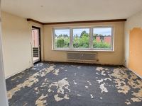 Großzügige 3-Zimmer-Wohnung mit Loggia und schönem Blick ins Grüne, mit Tiefgaragenstellplatz