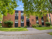 Großzügige 3-Zimmer-Wohnung mit Loggia und schönem Blick ins Grüne, mit Tiefgaragenstellplatz